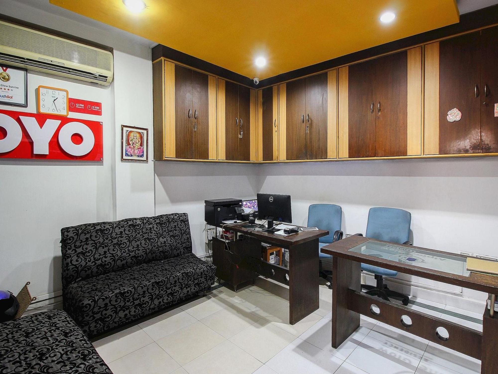 Super Collection O Begumpet Formerly Alpine Glow Sunrise Hyderabad Exterior foto