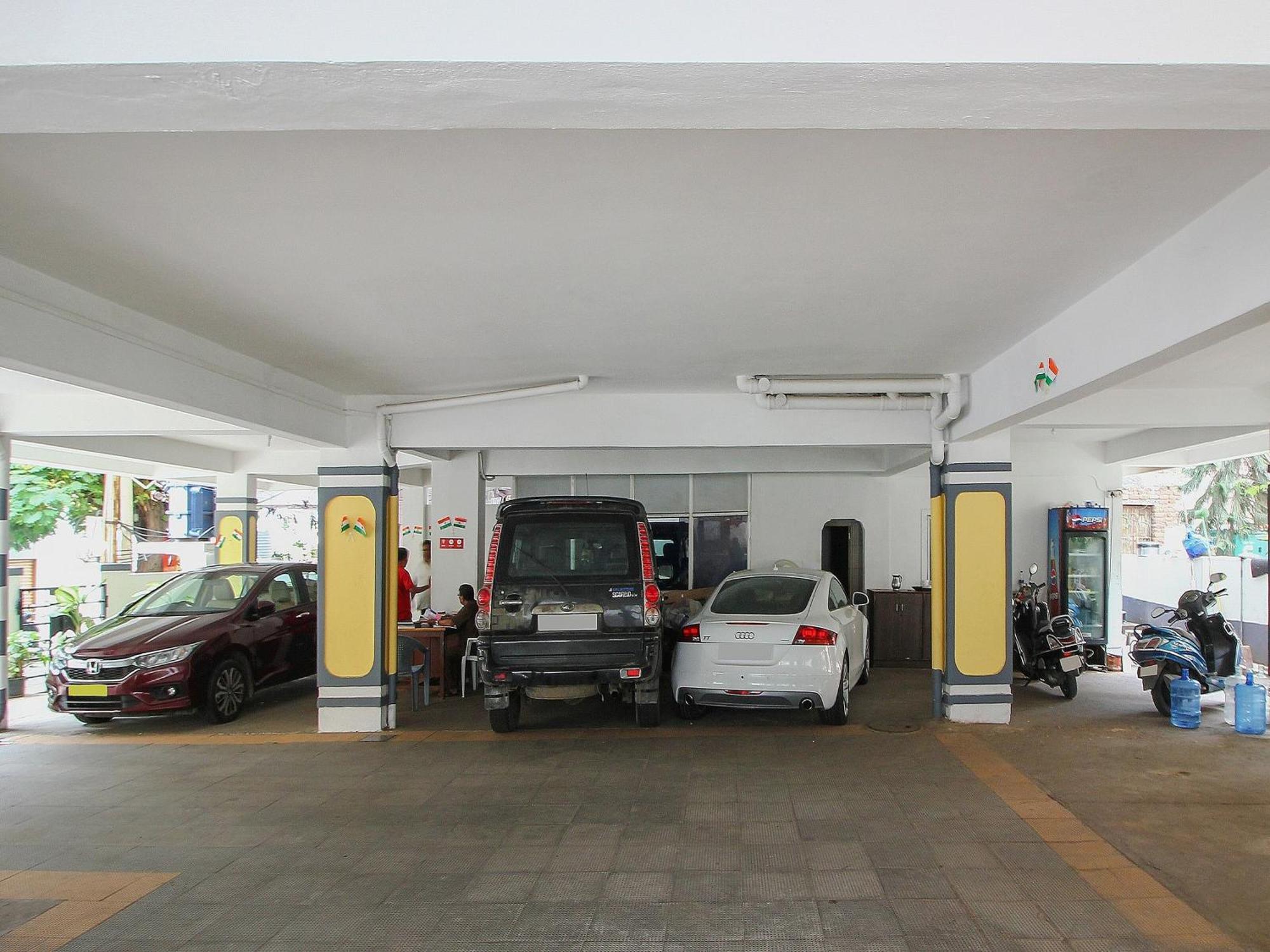 Super Collection O Begumpet Formerly Alpine Glow Sunrise Hyderabad Exterior foto