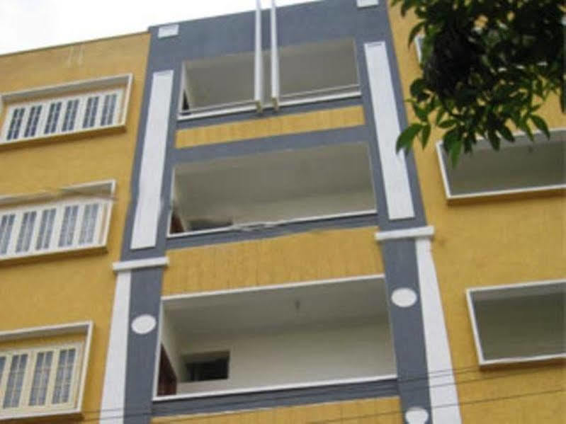 Super Collection O Begumpet Formerly Alpine Glow Sunrise Hyderabad Exterior foto