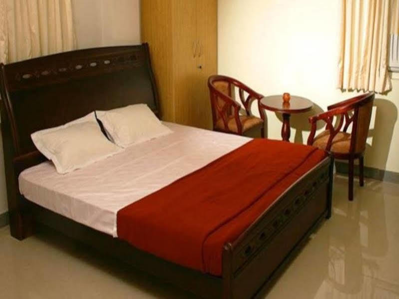 Super Collection O Begumpet Formerly Alpine Glow Sunrise Hyderabad Exterior foto